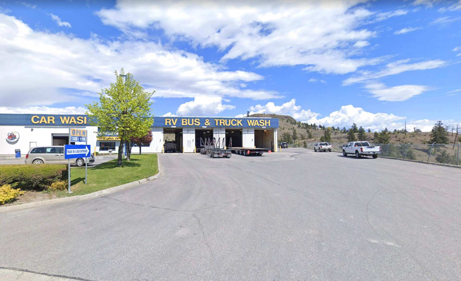 Kozy Clean lavage de bus et de camions pour camping-cars avec station de vidange sanitaire de Kamloops