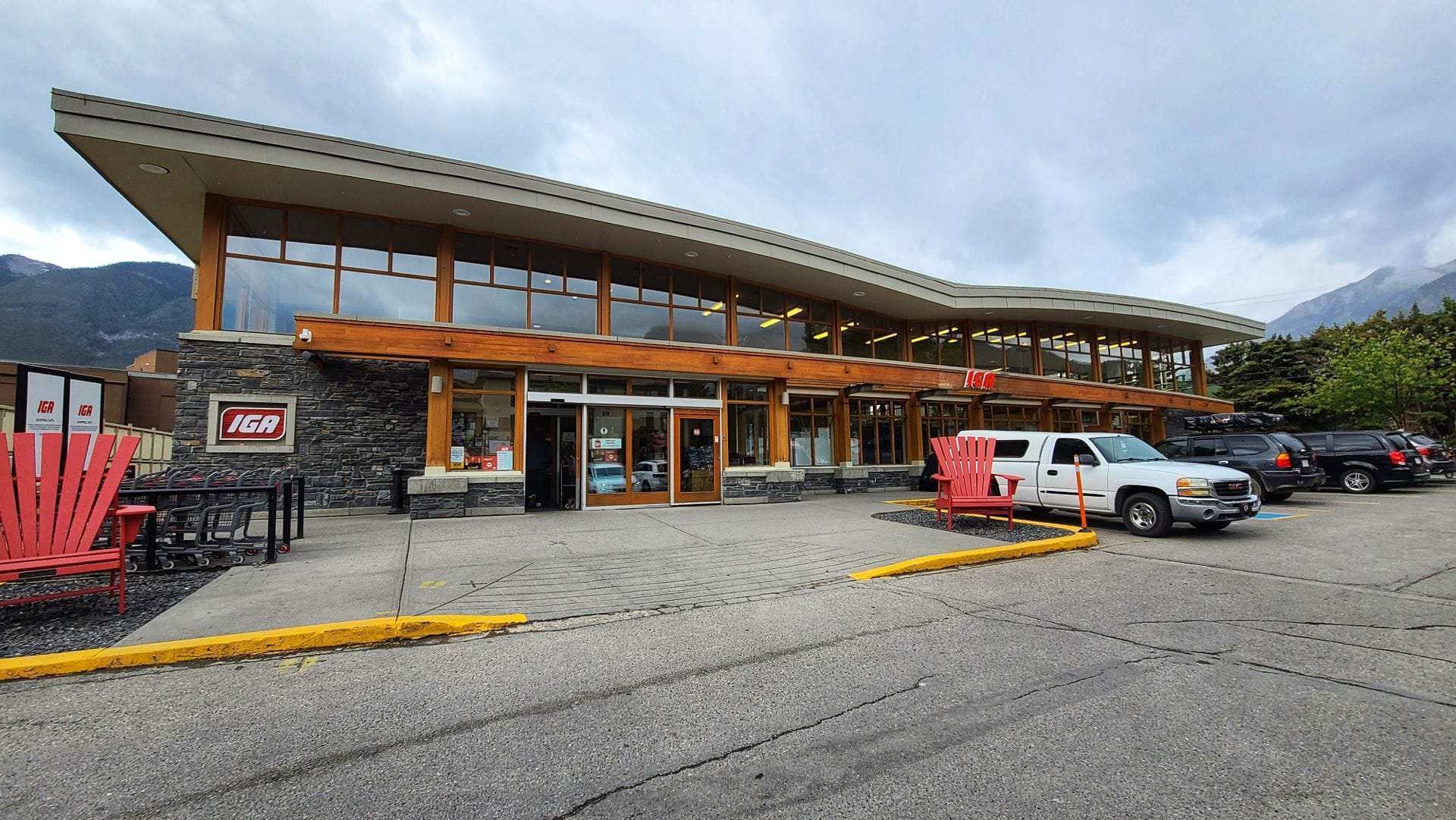 IGA de banff