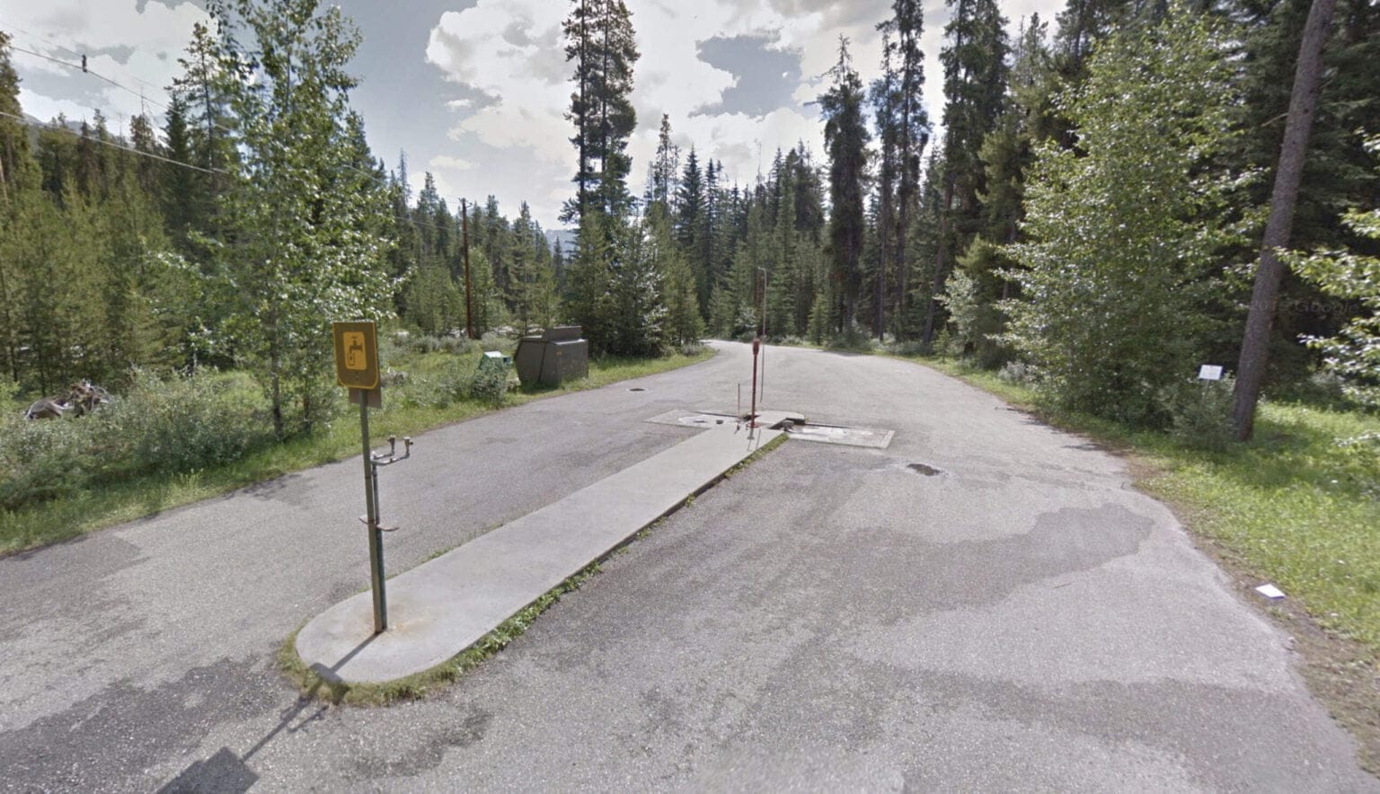 Station de vidange gratuite avec de l'eau secteur Johnston Canyon
